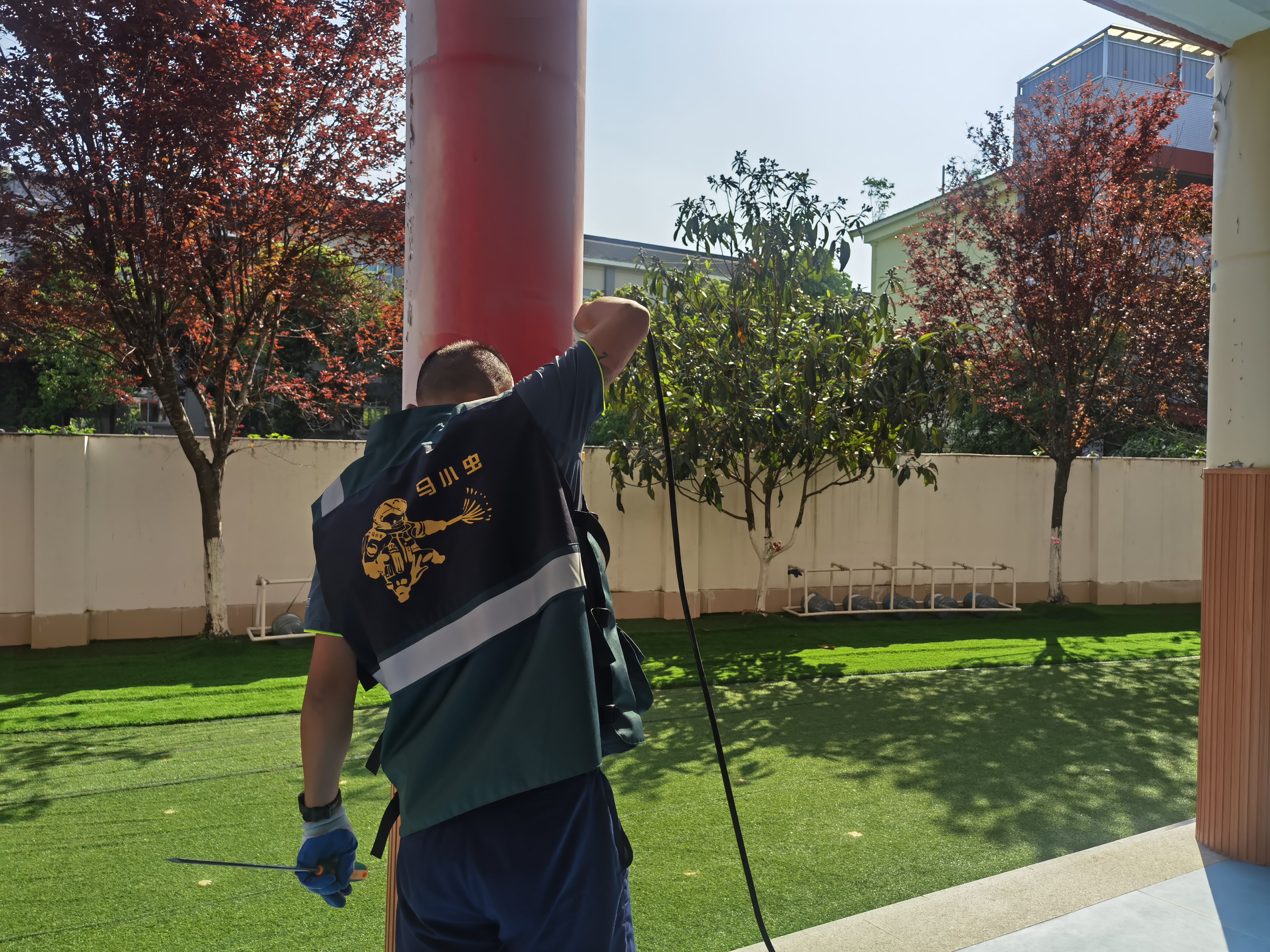 “马小虫”微信小程序-为虫害消杀师傅提供技术培训、器械与药品平台